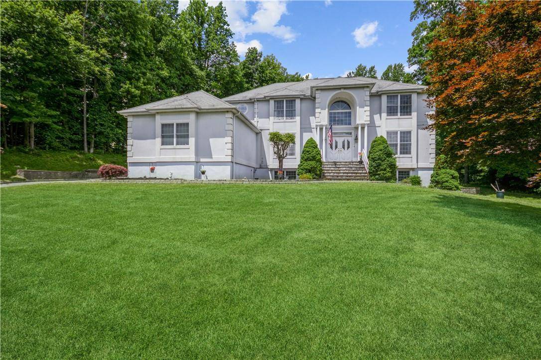 Mahopac, NY 10541,11 Betsy RD