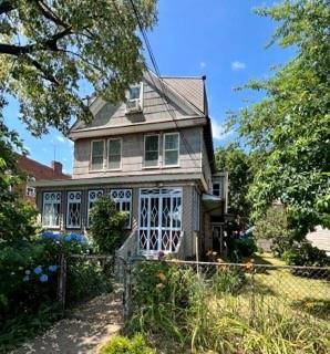 Richmond Hill S., NY 11419,94-22 111th ST