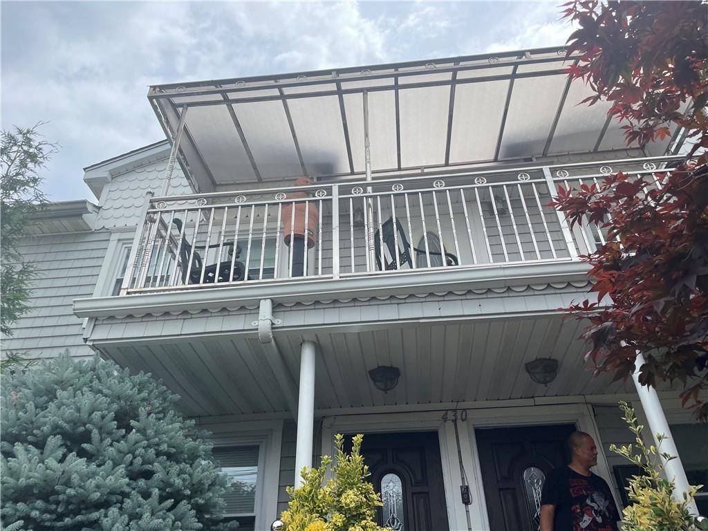 Bronx, NY 10464,430 City Island AVE #2