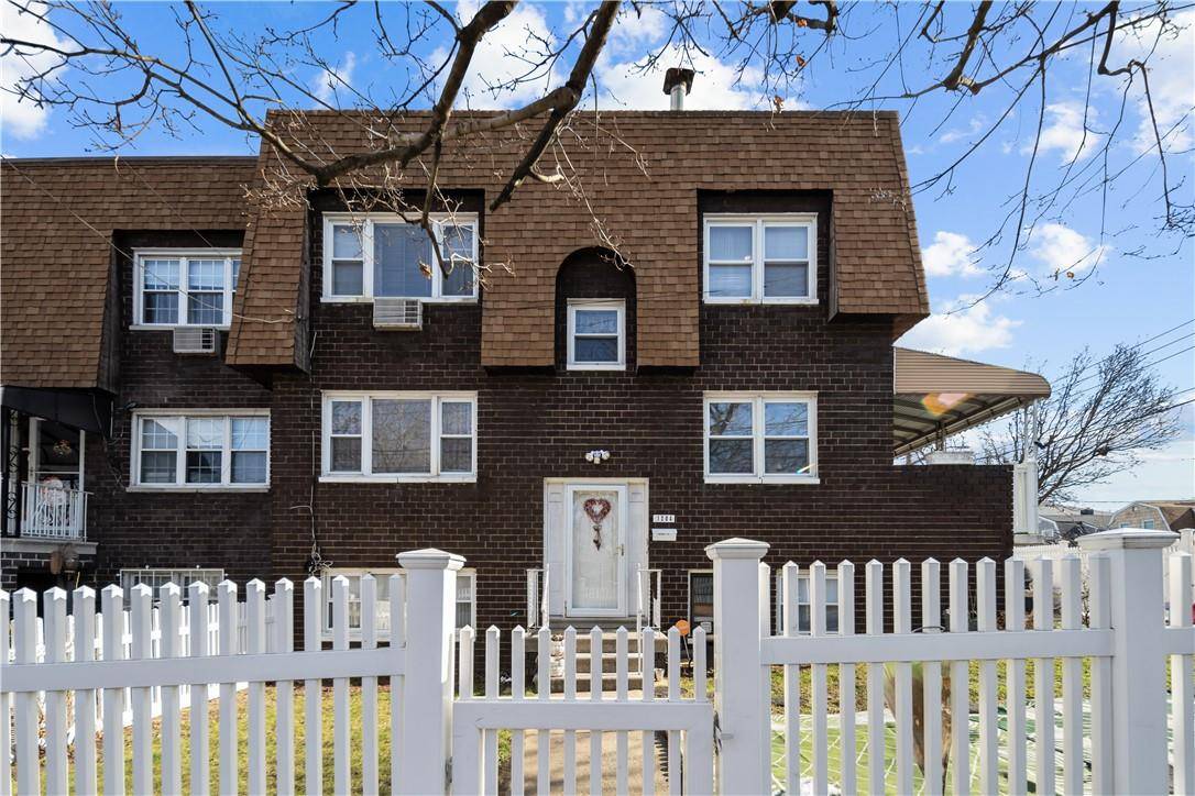 Bronx, NY 10465,1204 Fairfax AVE