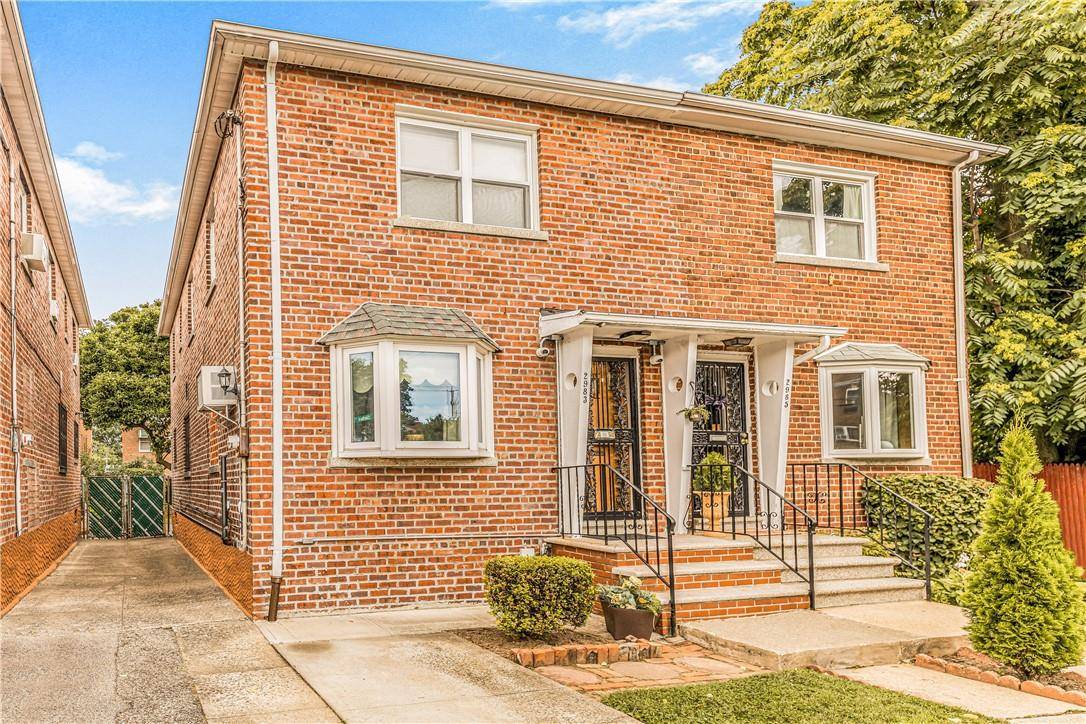 Bronx, NY 10469,2983 Young AVE