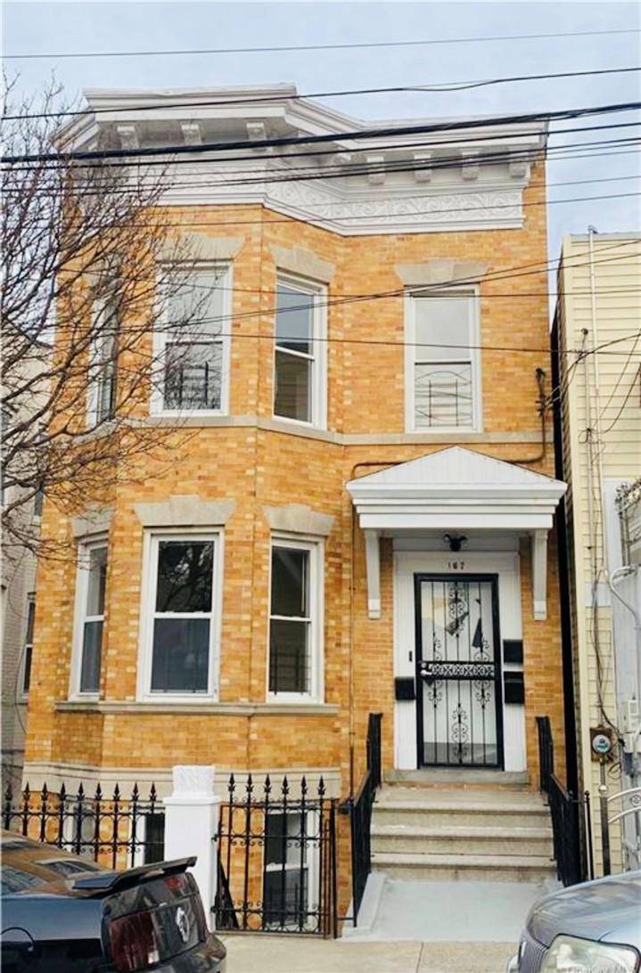 Bronx, NY 10462,167 Delancey PL