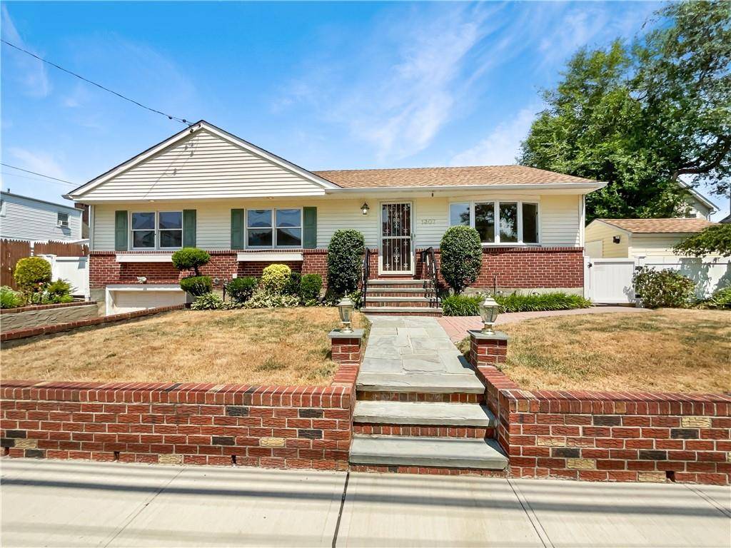 New Hyde Park, NY 11040,1307 5th AVE