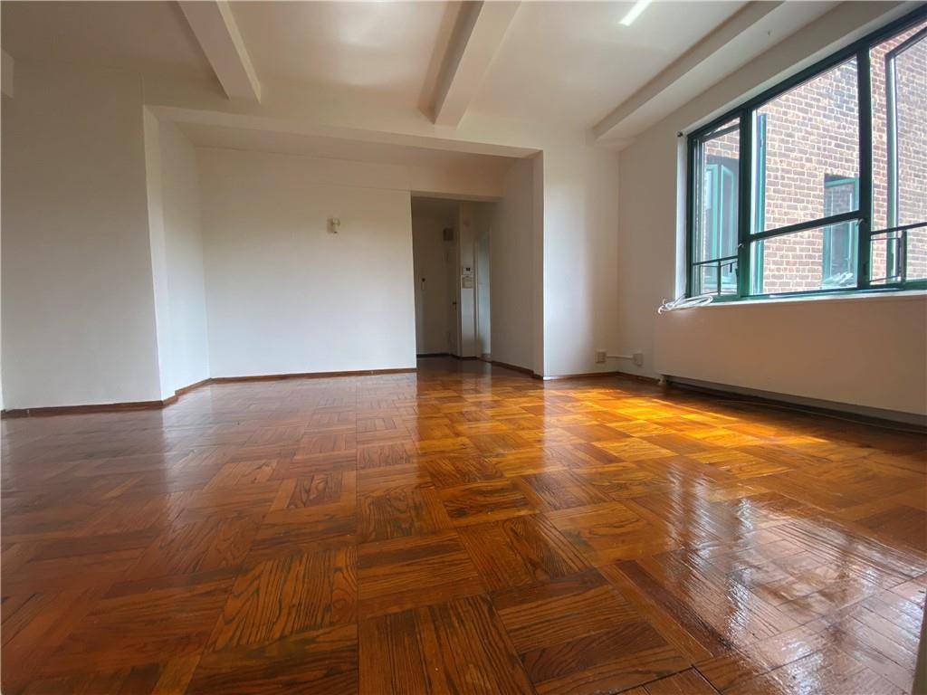 Bronx, NY 10462,1561 Unionport RD #5G