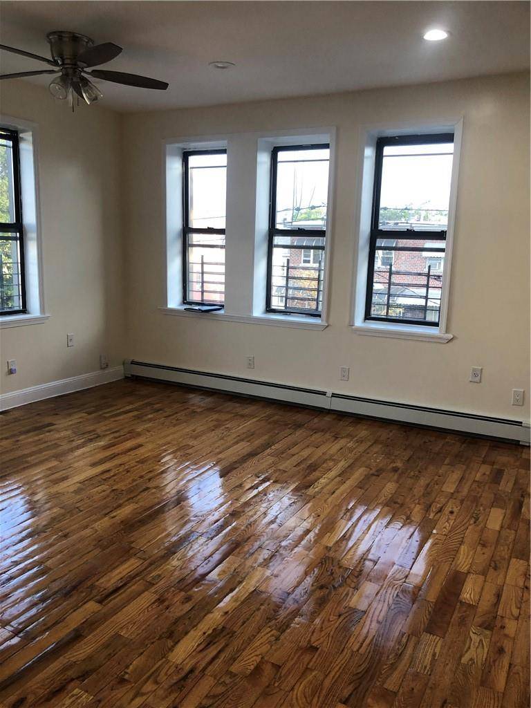 Bronx, NY 10466,965 E 226th ST