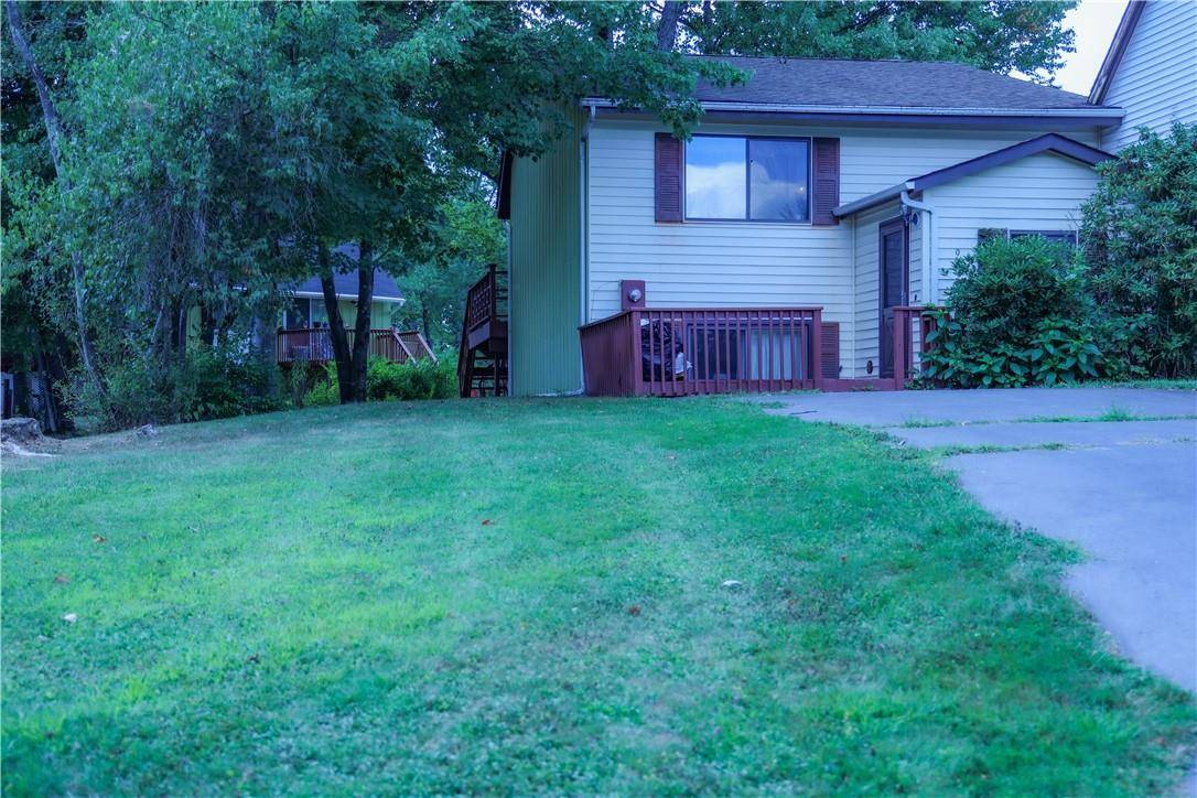 Kiamesha Lake, NY 12751,9 Laura LN