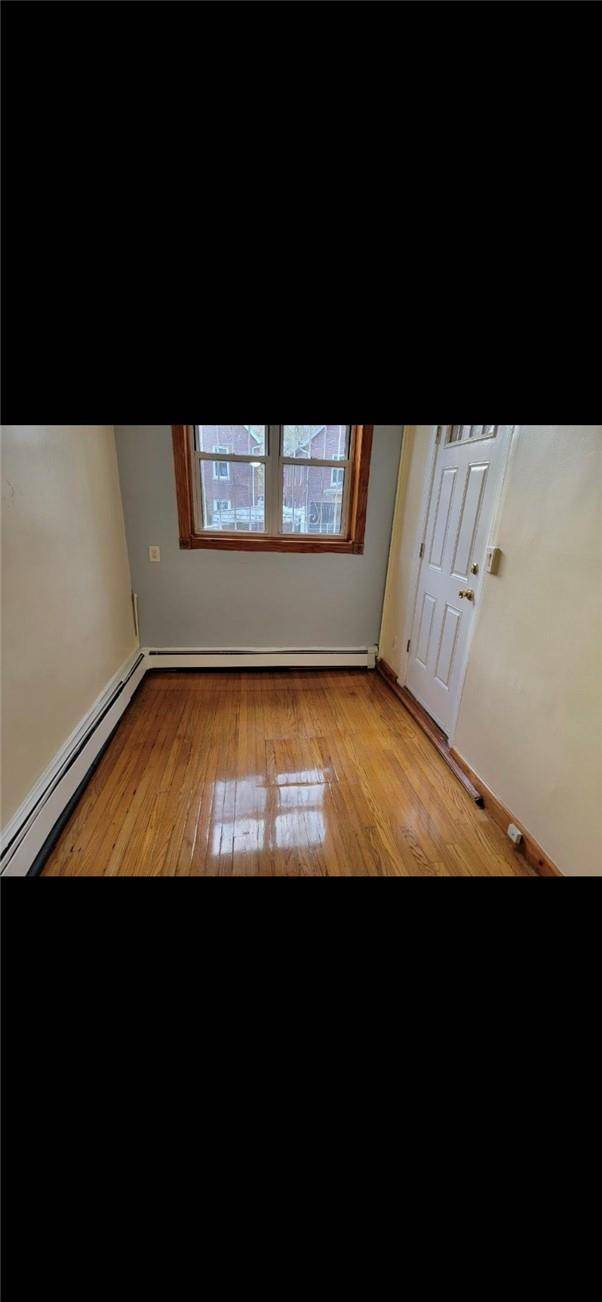 Bronx, NY 10469,2939 Fenton AVE