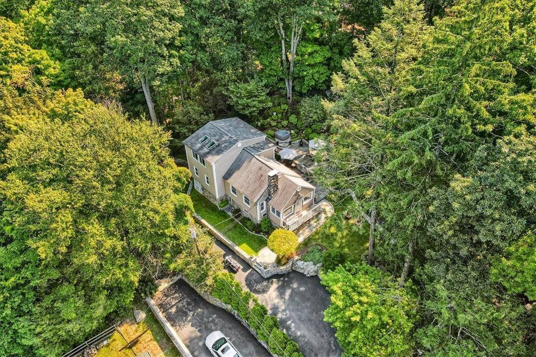 Mahopac, NY 10541,16 Indian Hill RD