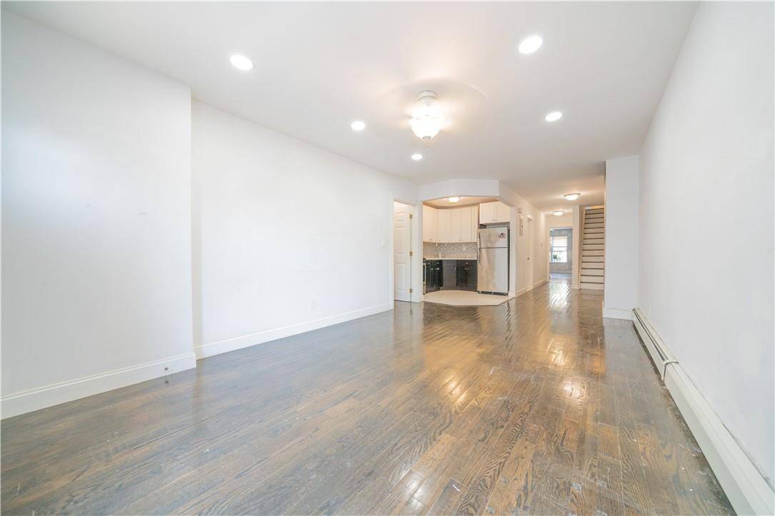 Bronx, NY 10474,664 Manida ST #1