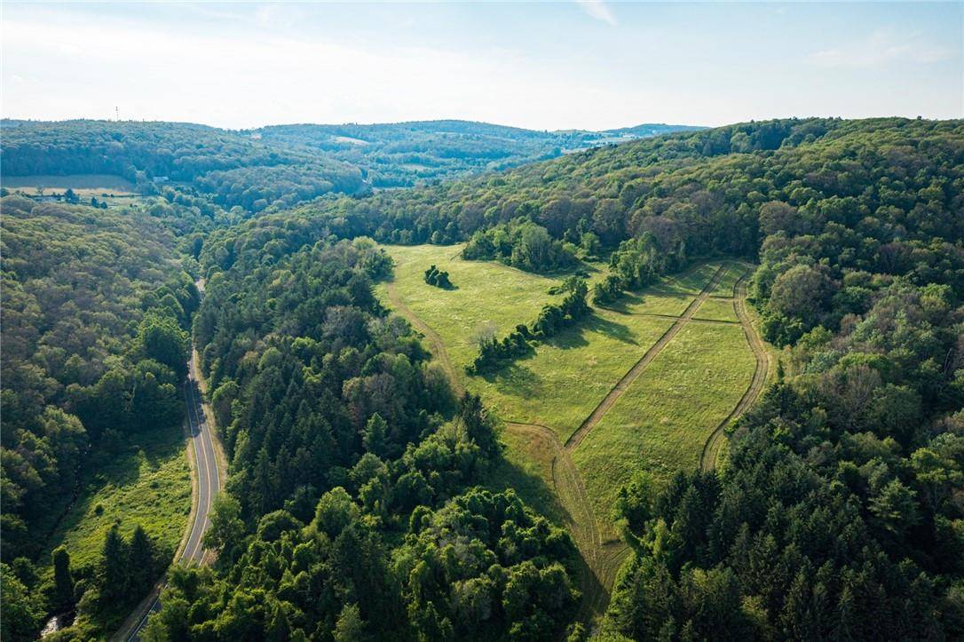 Millerton, NY 12546,926 Old Route 22