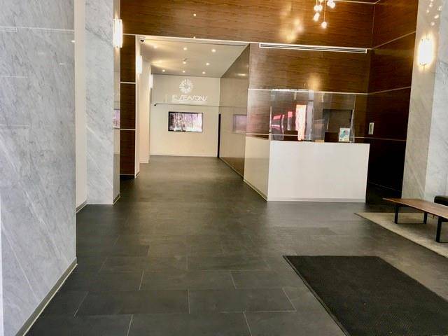 White Plains, NY 10606,4 Martine AVE #1019
