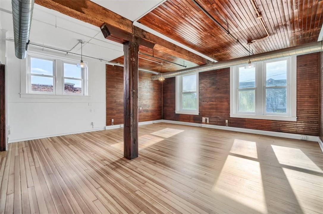 Kingston, NY 12401,15 Railroad AVE #2A