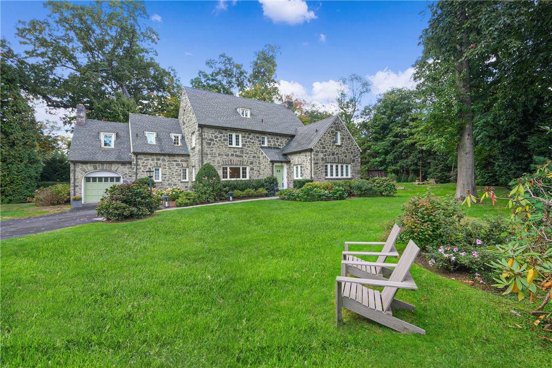 Rye, NY 10580,11 Ridgewood DR