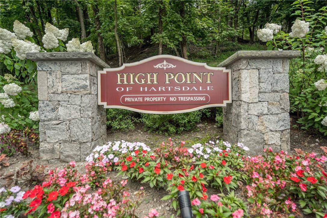 Hartsdale, NY 10530,300 High Point DR #611