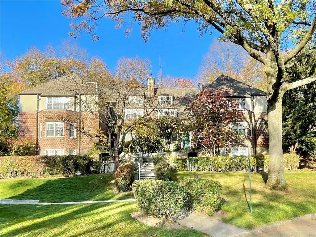 Scarsdale, NY 10583,9 Sentry PL #2A