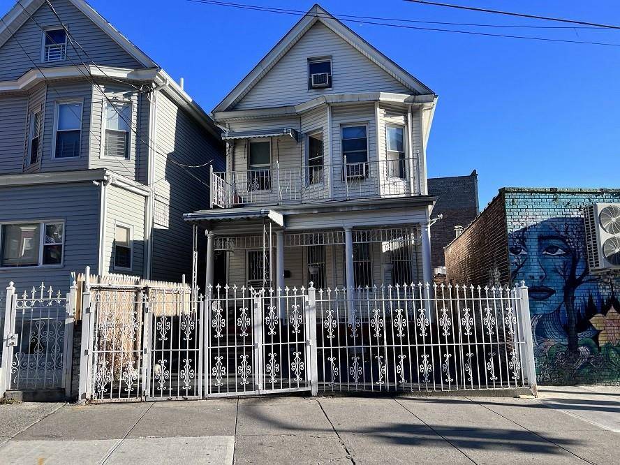 Bronx, NY 10458,2646 Bainbridge AVE
