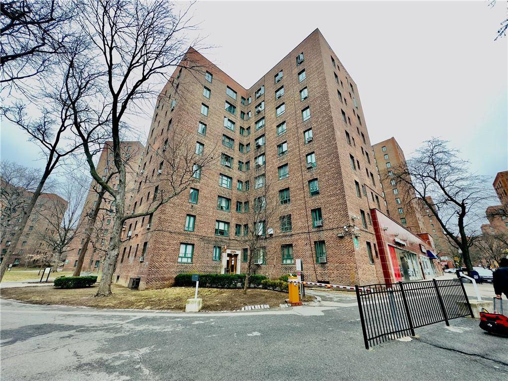 Bronx, NY 10462,63 Metropolitan OVAL #3G