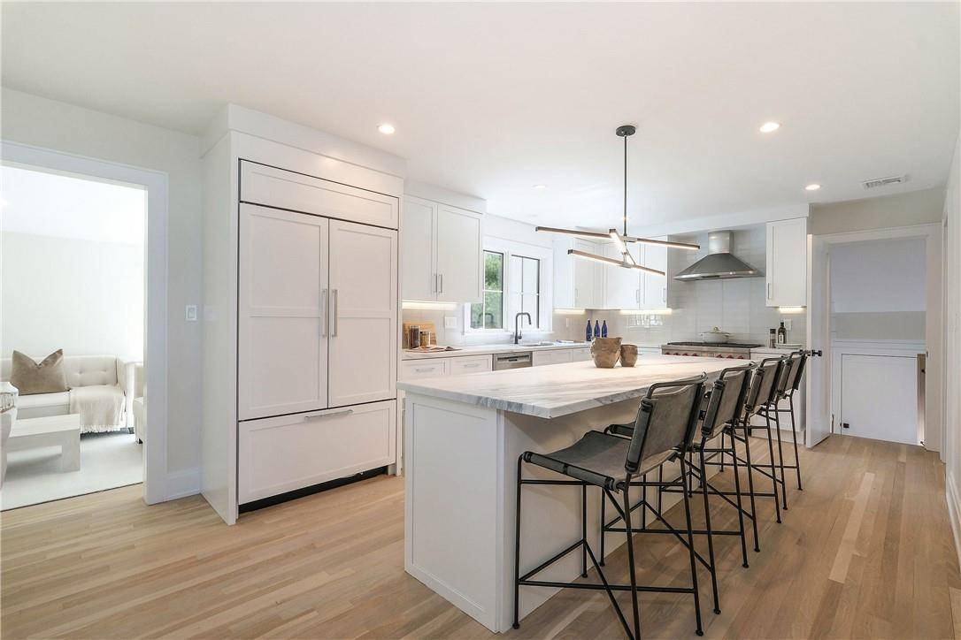 Rye, NY 10580,14 Hook RD