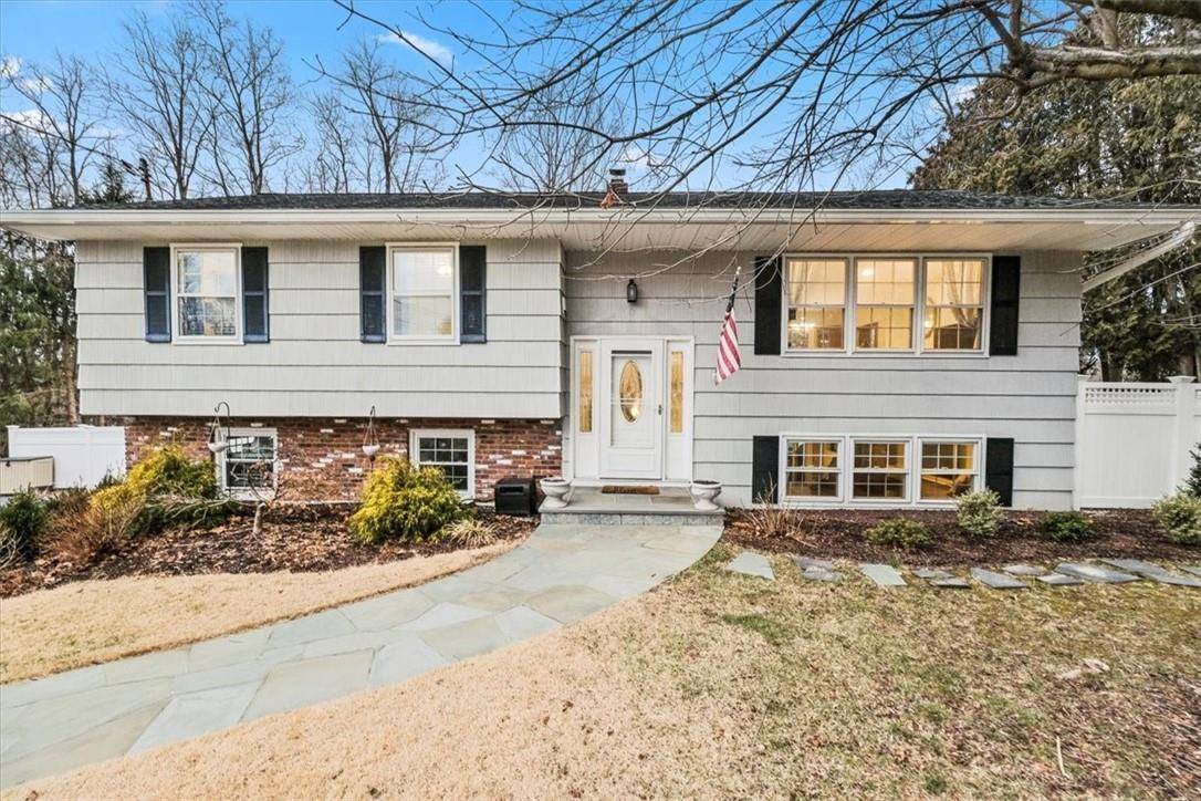 Yorktown Heights, NY 10598,2568 Windmill CT