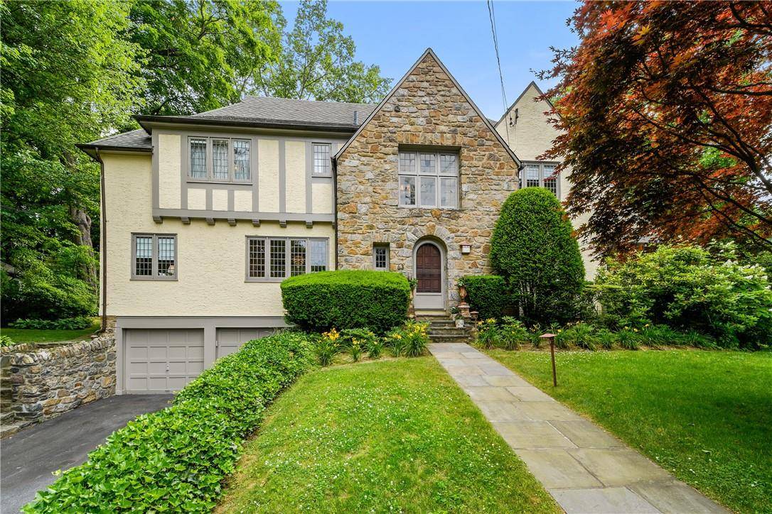 Scarsdale, NY 10583,63 Drake RD