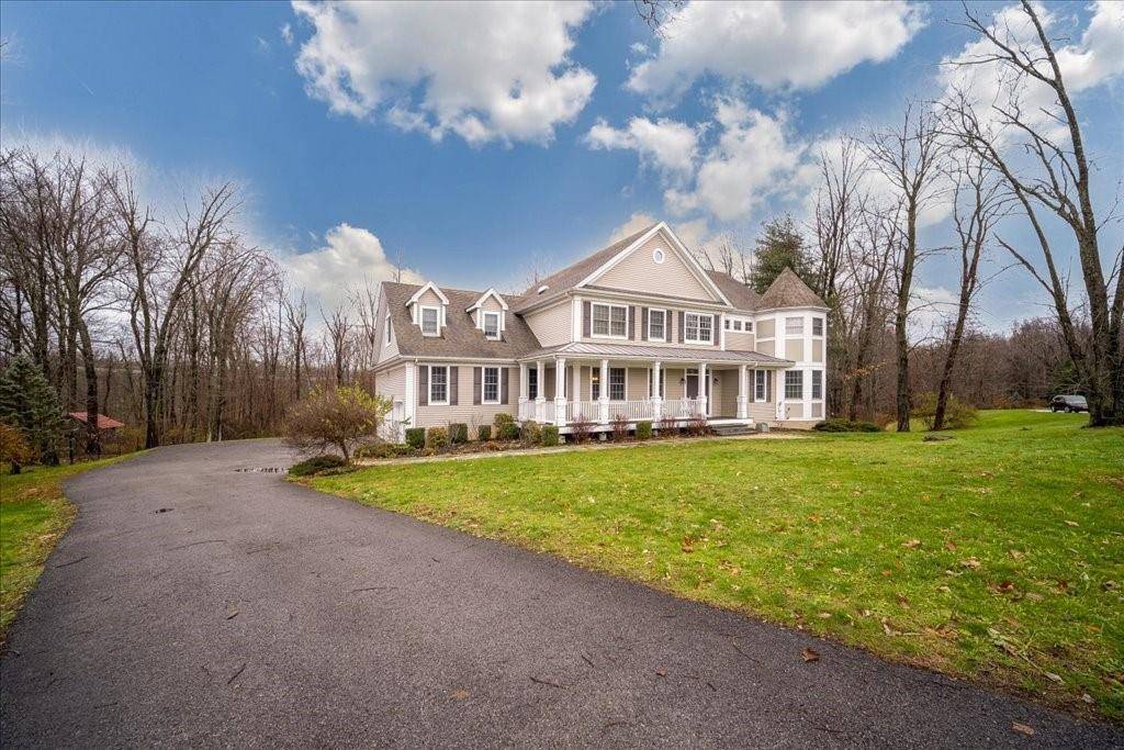 Hopewell Junction, NY 12533,107 Roundhill RD