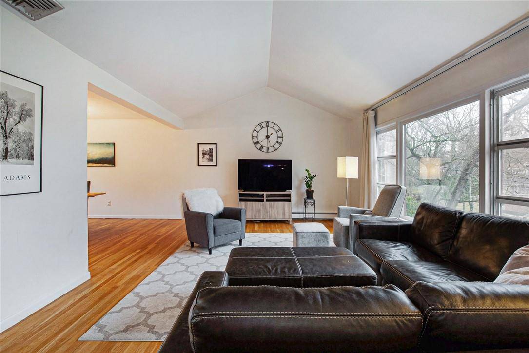 Scarsdale, NY 10583,15 Puritan DR