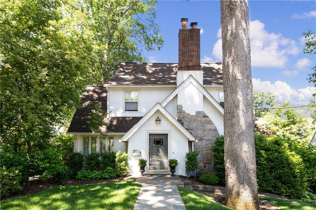 Scarsdale, NY 10583,17 Barclay RD