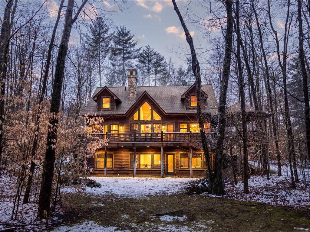 Bethel, NY 12786,352 Woodstone TRL