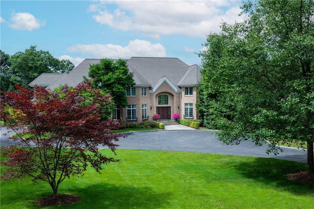 Armonk, NY 10504,7 Fawn LN