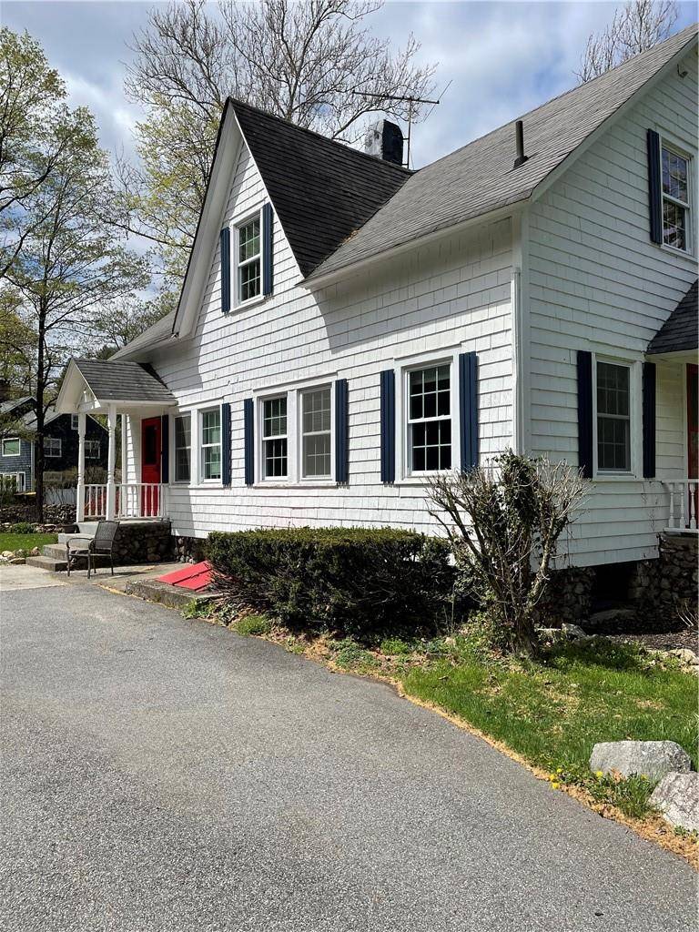 Warwick, NY 10990,22 Bellvale Lakes RD