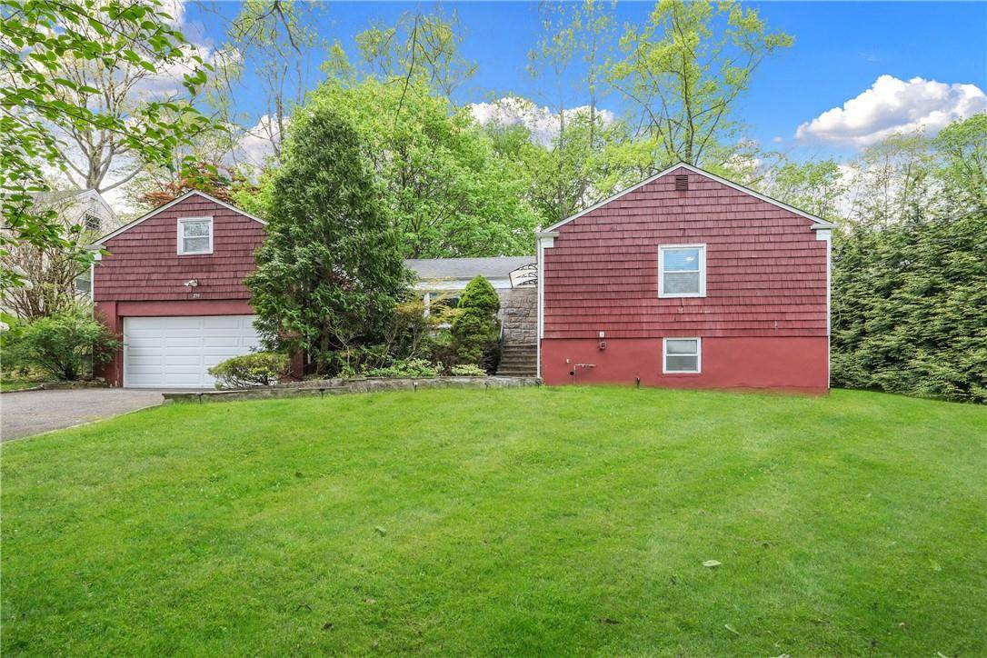 Scarsdale, NY 10583,239 ROCK CREEK LN