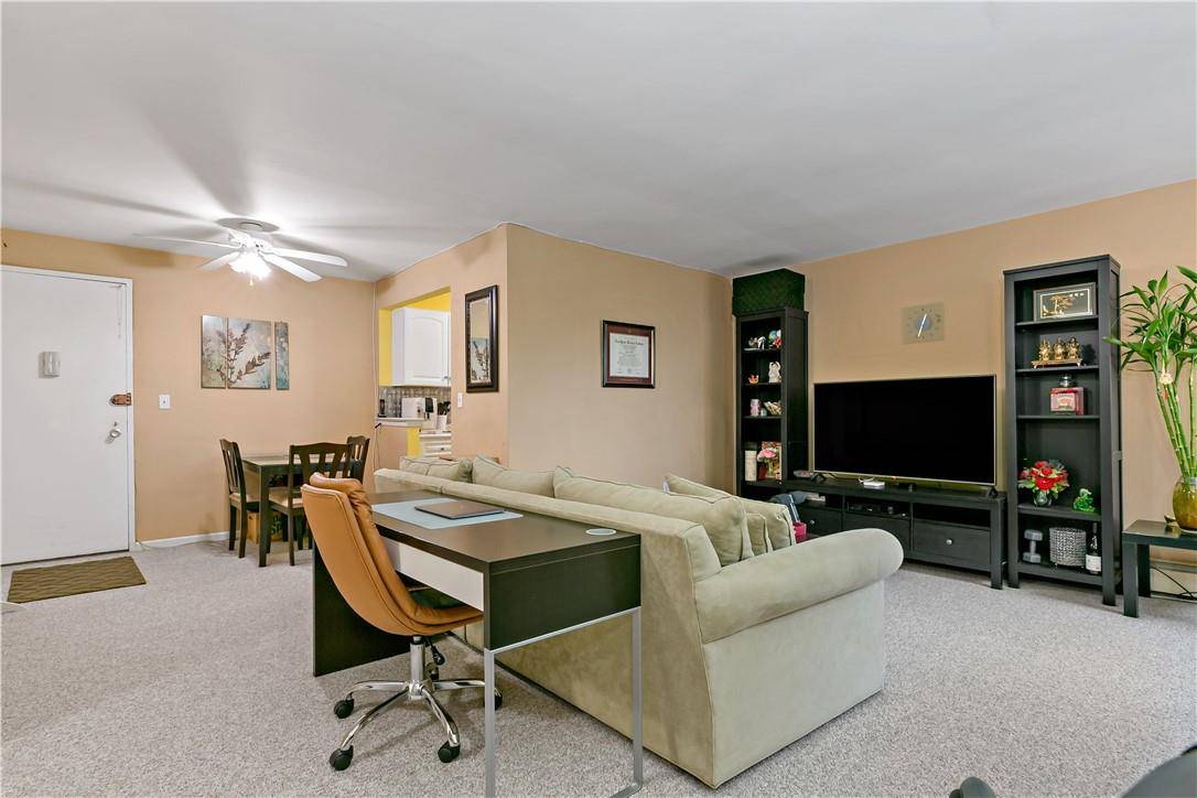 White Plains, NY 10606,505 Central AVE #827