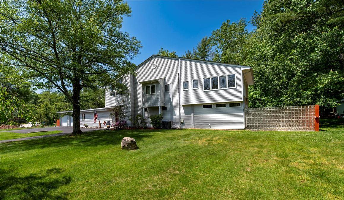West Nyack, NY 10994,1 Hartshorn LN