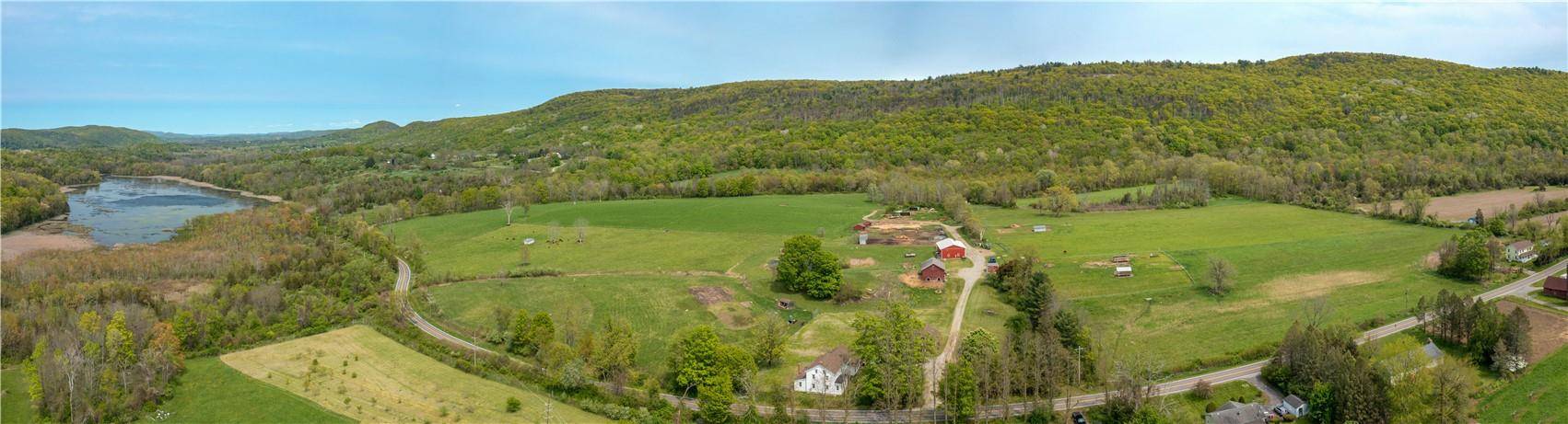 Dover Plains, NY 12522,355 Poplar Hill RD