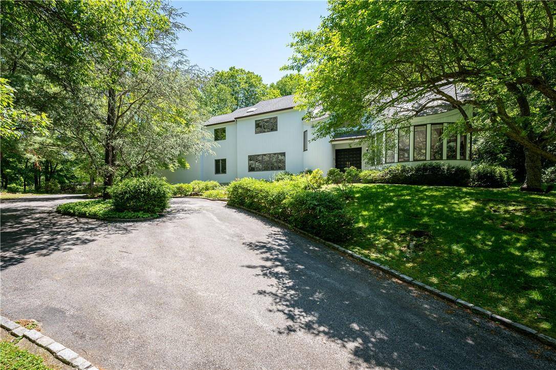 Armonk, NY 10504,12 Davis DR