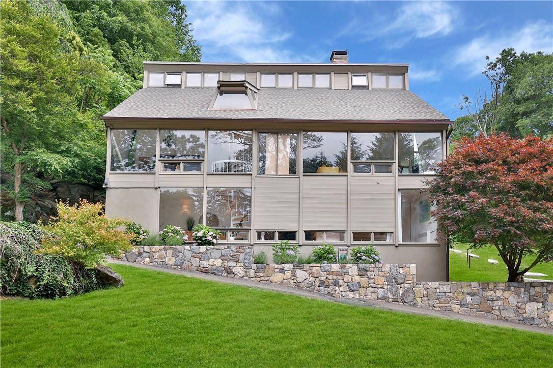 Armonk, NY 10504,9 Round Hill RD