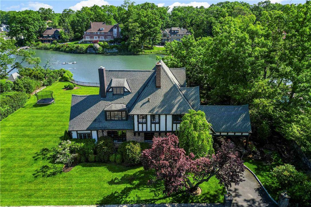 Rye, NY 10580,14 Shore RD