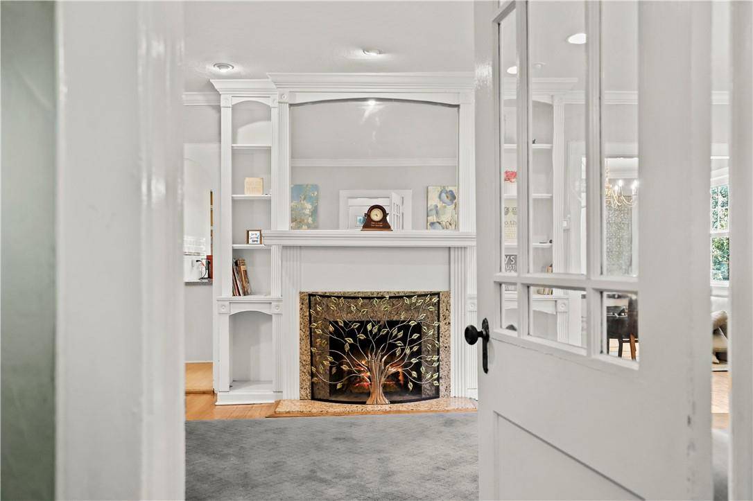 Pelham, NY 10803,44 Maple AVE