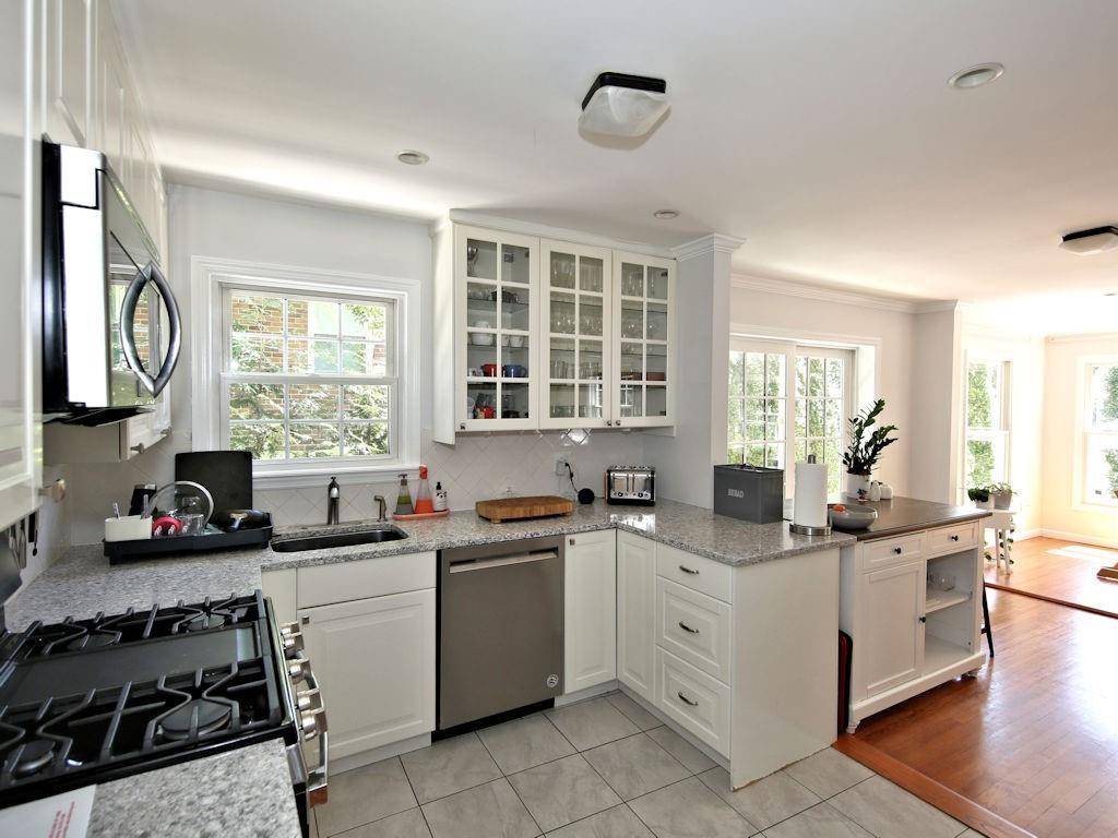 Rye, NY 10580,21 Walker AVE