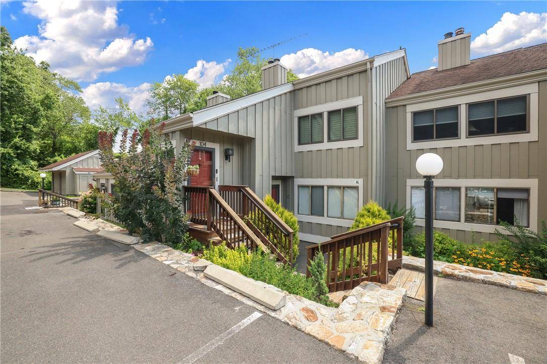 South Salem, NY 10590,105 Oakridge DR