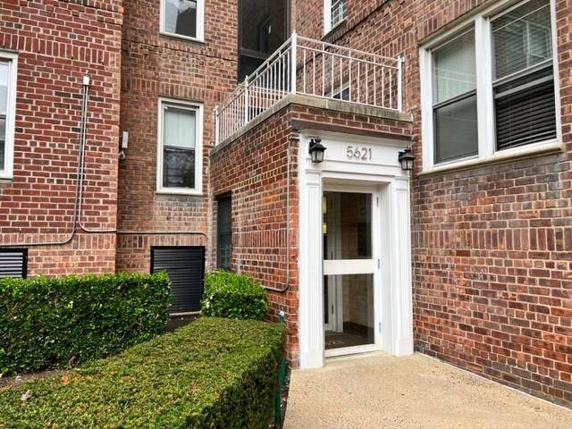 Bronx, NY 10471,5621 Netherland AVE #3C