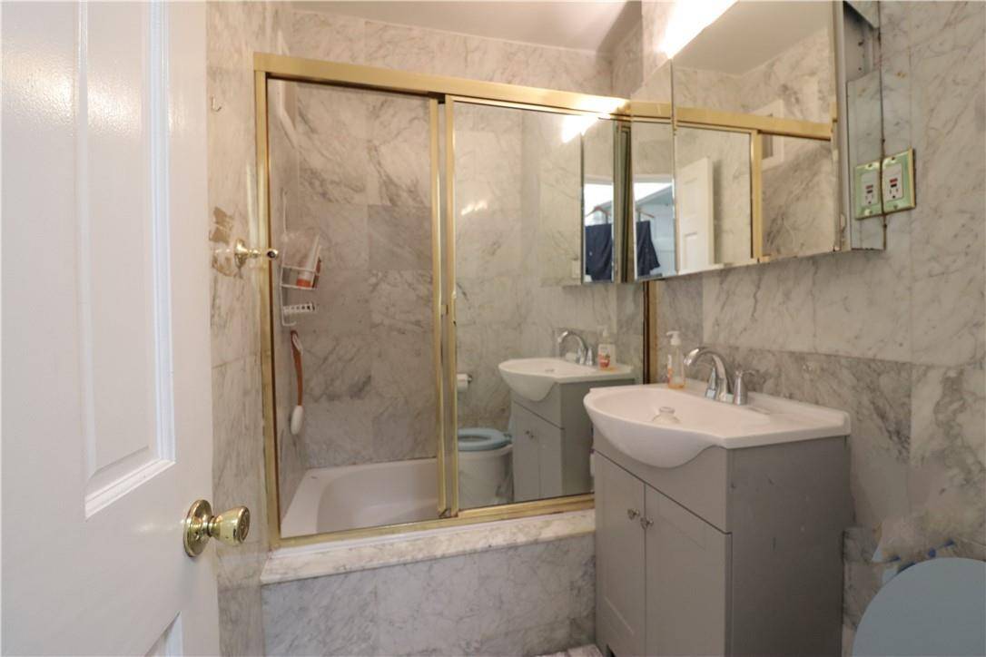 Elmhurst, NY 11373,86-16 60th AVE #2N