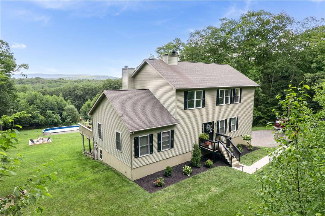 Millerton, NY 12546,7 Briarwood LN