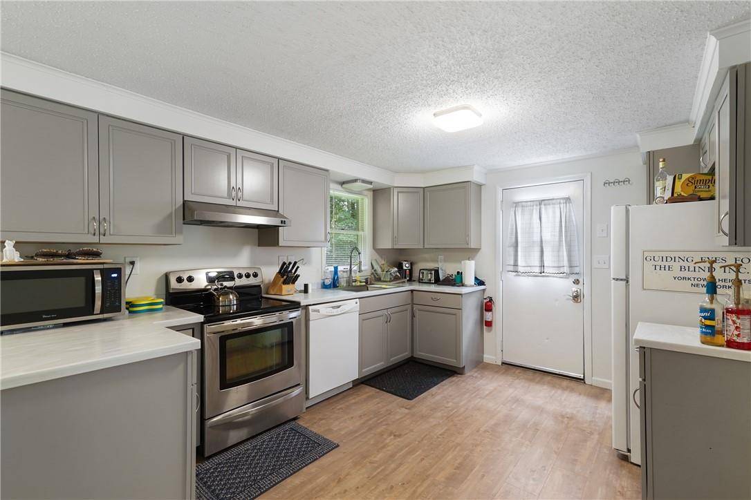 Yorktown Heights, NY 10598,547 Granite Springs RD