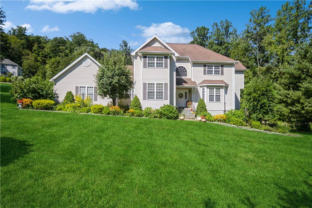 Carmel, NY 10512,80 Pennebrook LN