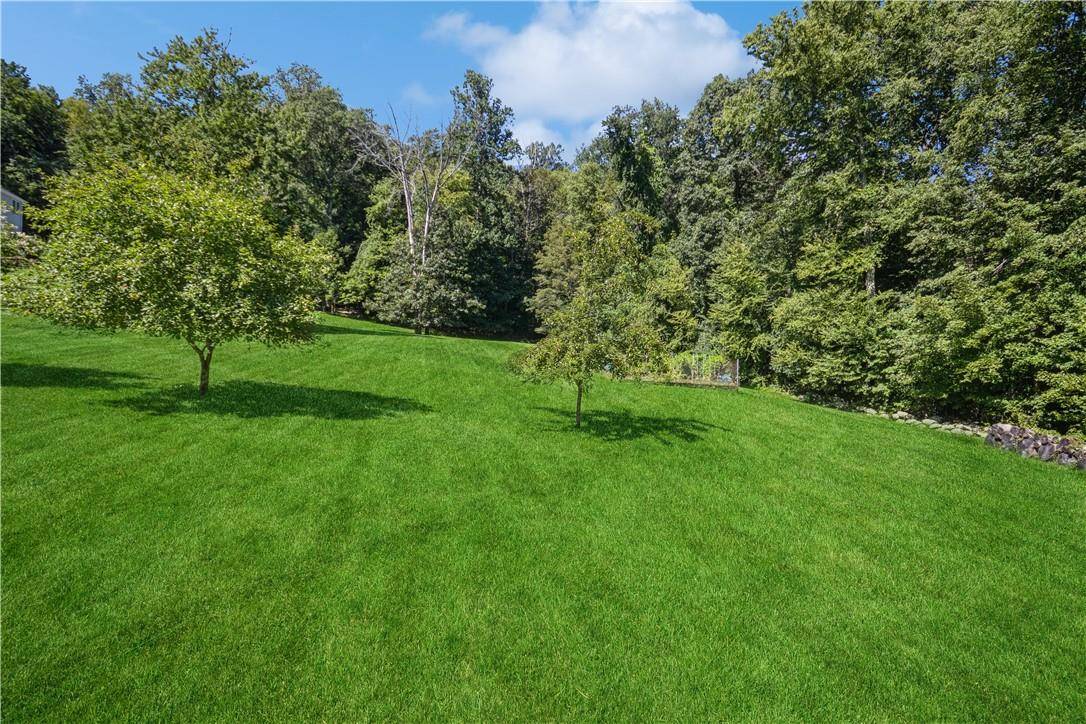 Carmel, NY 10512,80 Pennebrook LN