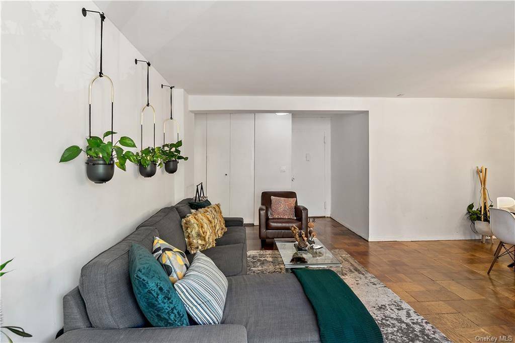 Mount Kisco, NY 10549,35 Stewart PL #201