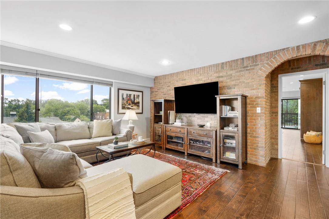 Scarsdale, NY 10583,24 Ray PL #1-1