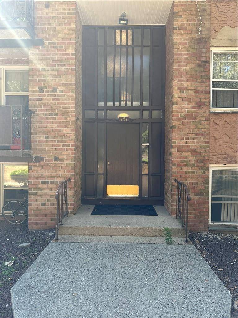 Monsey, NY 10952,151 Kearsing Pkwy #B