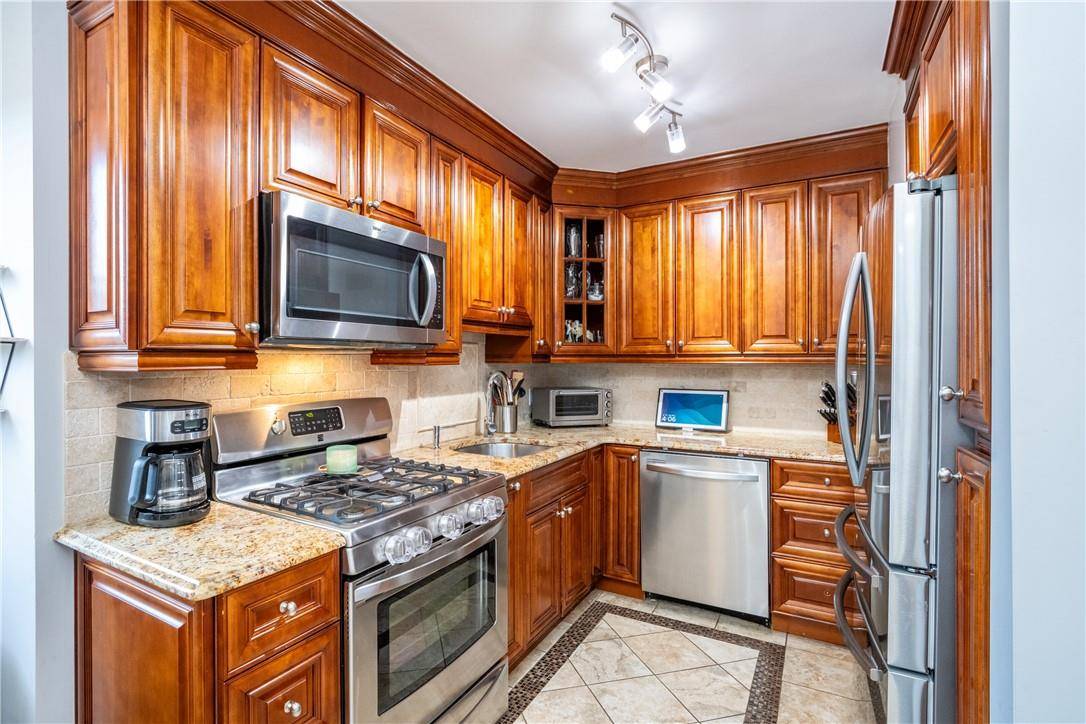 White Plains, NY 10605,8 Bryant CRES #2N